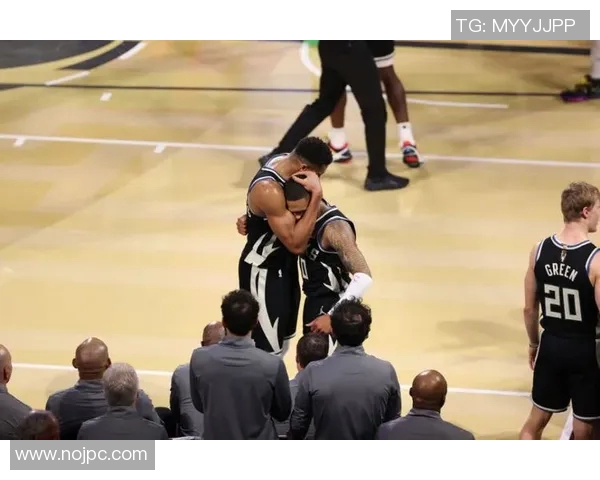 突发消息！利拉德宣布离队决定 球迷纷纷表达不舍与告别之情