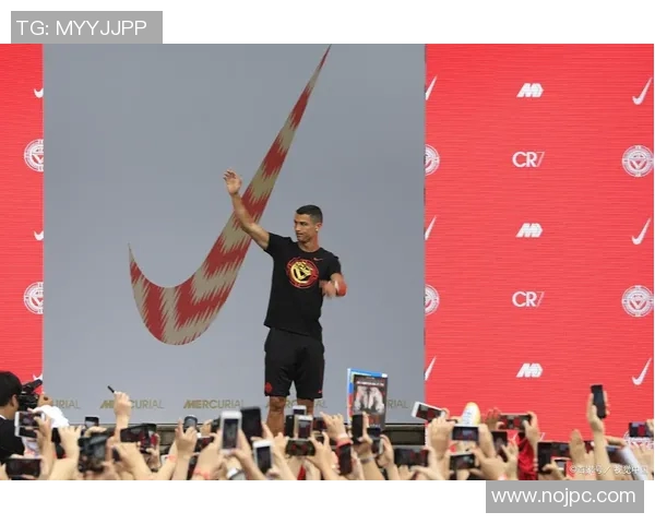 C罗背后的故事:从少年到巨星之路 C罗背后的故事:从少年到巨星之路